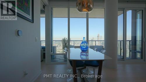 5102 - 488 University Avenue, Toronto, ON - Indoor