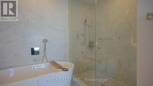5102 - 488 University Avenue, Toronto, ON - Indoor Photo Showing Bathroom
