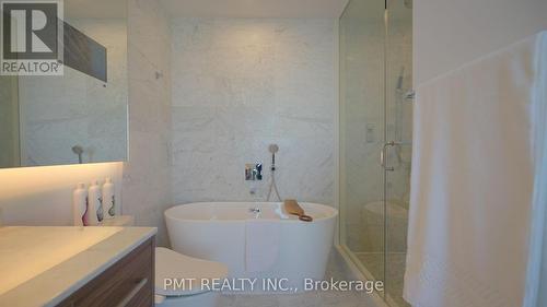 5102 - 488 University Avenue, Toronto, ON - Indoor Photo Showing Bathroom