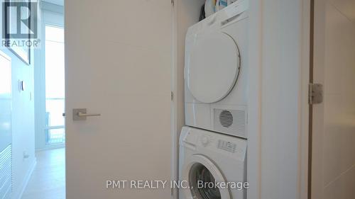 5102 - 488 University Avenue, Toronto, ON - Indoor Photo Showing Laundry Room