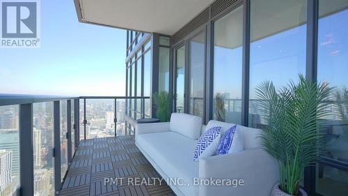 5102 - 488 University Avenue, Toronto, ON -  With Balcony With Exterior