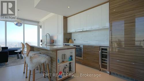 5102 - 488 University Avenue, Toronto, ON - Indoor