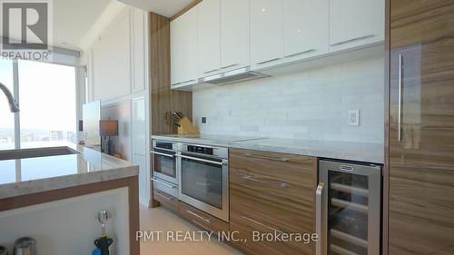 5102 - 488 University Avenue, Toronto, ON - Indoor Photo Showing Kitchen