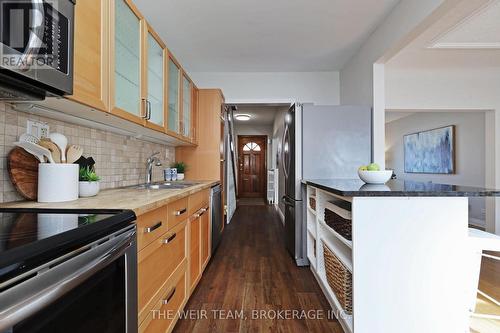 157 Mortimer Avenue, Toronto, ON - Indoor Photo Showing Kitchen
