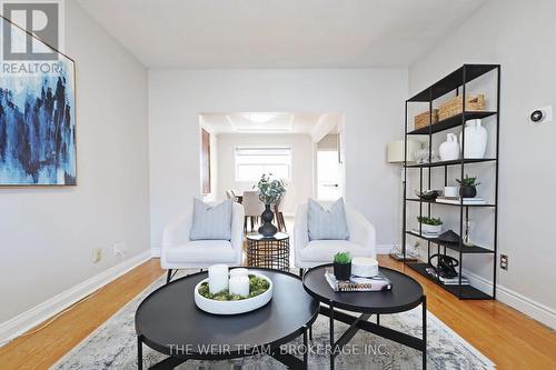 157 Mortimer Avenue, Toronto, ON - Indoor Photo Showing Living Room
