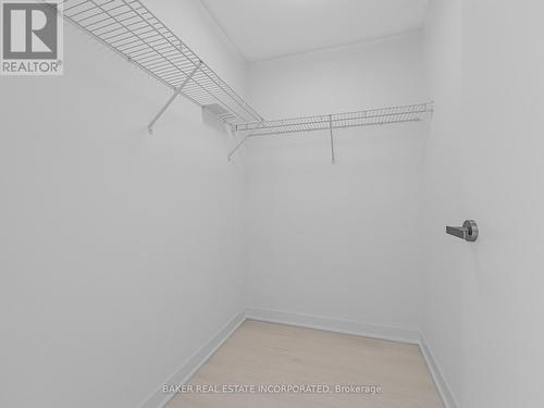 M1 Unit 5806 - 5806 - 3900 Confederation Parkway, Mississauga, ON - Indoor With Storage