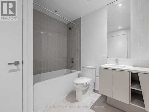 M1 Unit 5806 - 5806 - 3900 Confederation Parkway, Mississauga, ON - Indoor Photo Showing Bathroom
