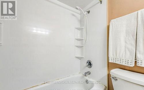 515 - 175 Hilda Avenue, Toronto, ON - Indoor Photo Showing Bathroom