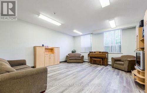 515 - 175 Hilda Avenue, Toronto, ON - Indoor