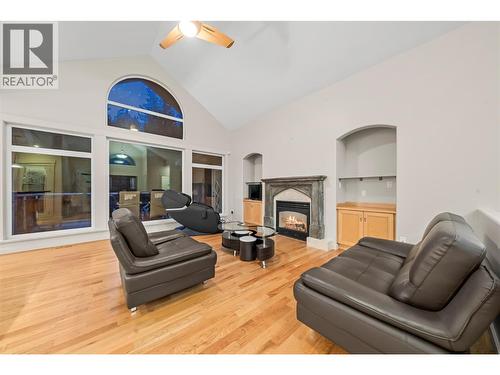 2470 24 Avenue Ne, Salmon Arm, BC - Indoor Photo Showing Living Room With Fireplace