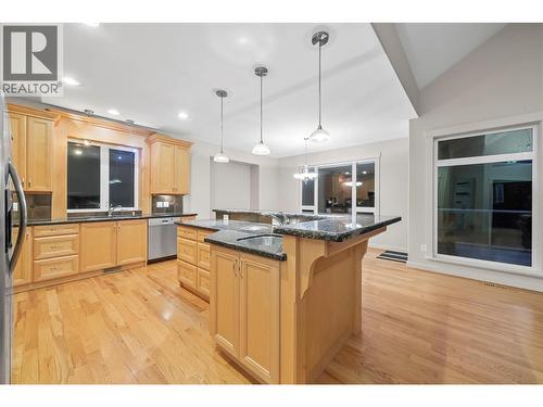2470 24 Avenue Ne, Salmon Arm, BC - Indoor Photo Showing Kitchen With Upgraded Kitchen