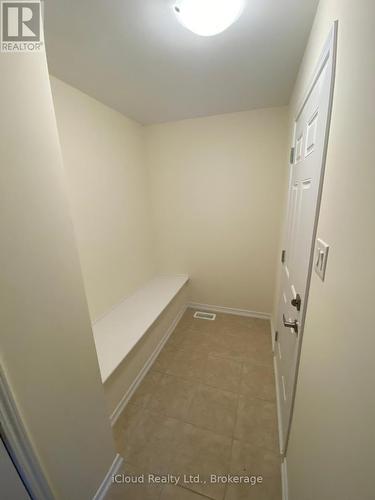 8871 Chickory Trail, Niagara Falls, ON - Indoor Photo Showing Other Room