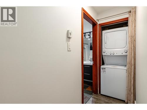 24/24A 4388 Northlands Boulevard, Whistler, BC - Indoor Photo Showing Laundry Room