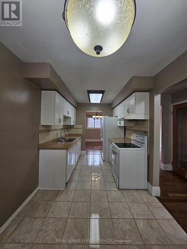 46 Donna Drive, Brampton, ON - Indoor Photo Showing Kitchen
