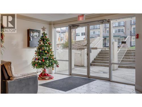 Lobby. - 3705 30 Avenue Unit# 104, Vernon, BC - Indoor Photo Showing Other Room