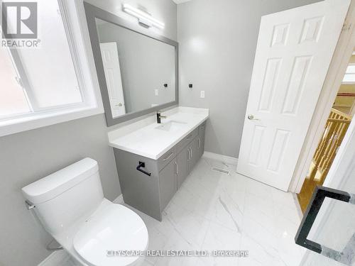 Second Floor Main 3pc Bathroom - 3310 Crimson King Circle, Mississauga, ON - Indoor Photo Showing Bathroom