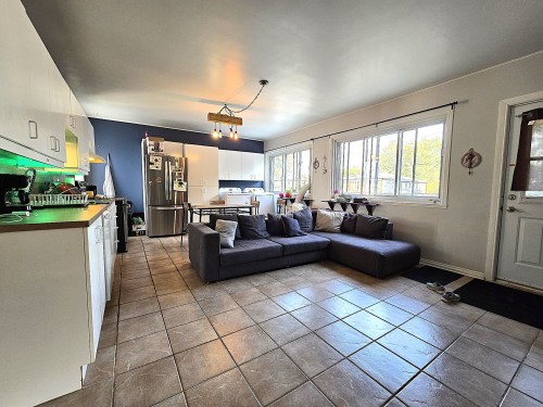 Living Room - B-3994 Boul. St-Martin O., Laval (Chomedey), QC - Indoor