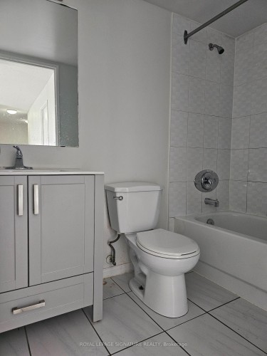 507-155 Hillcrest Avenue, Mississauga, ON - Indoor Photo Showing Bathroom
