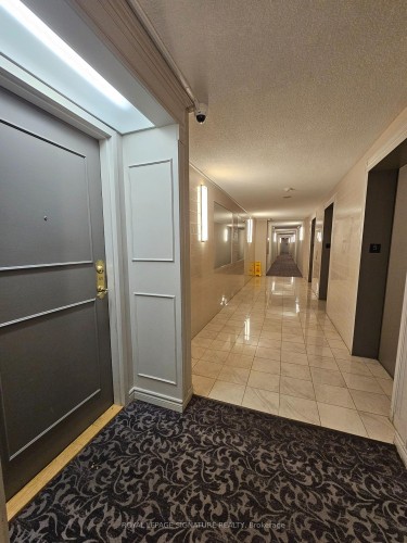 507-155 Hillcrest Avenue, Mississauga, ON - Indoor Photo Showing Other Room