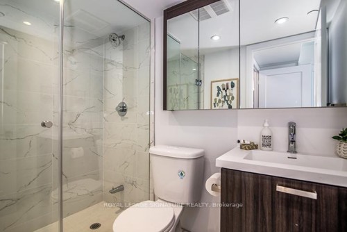 3009-18 Erskine Avenue, Toronto, ON - Indoor Photo Showing Bathroom