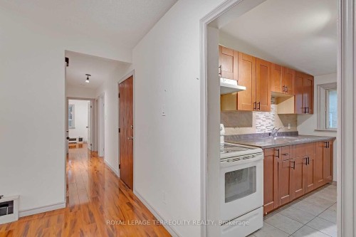 201-2977 Lawrence Avenue E, Toronto, ON - Indoor Photo Showing Kitchen
