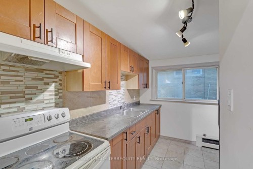 201-2977 Lawrence Avenue E, Toronto, ON - Indoor Photo Showing Kitchen