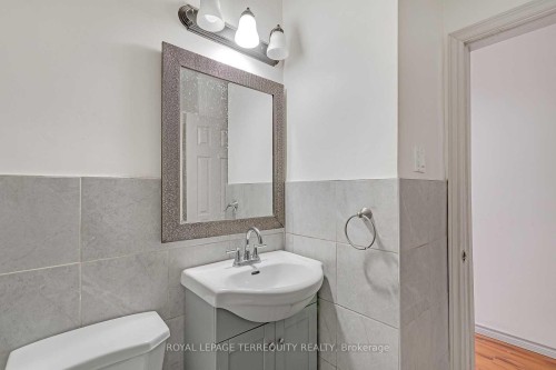 201-2977 Lawrence Avenue E, Toronto, ON - Indoor Photo Showing Bathroom