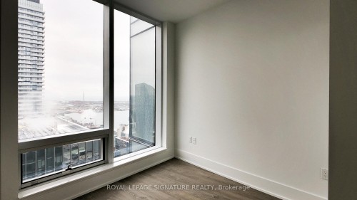 5603-10 York Street, Toronto, ON - Indoor Photo Showing Other Room