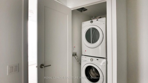 5603-10 York Street, Toronto, ON - Indoor Photo Showing Laundry Room
