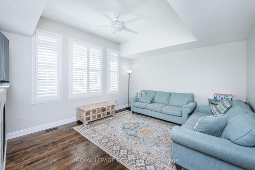 285017 County Rd 10 Road, Amaranth, ON - Indoor Photo Showing Living Room