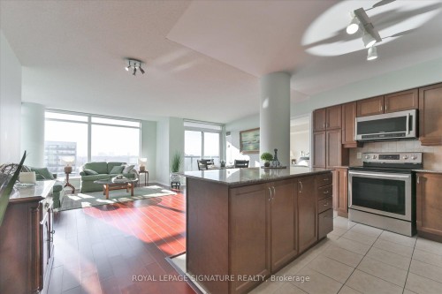 Ph306-18 Valley Woods Road, Toronto, ON - Indoor Photo Showing Kitchen With Stainless Steel Kitchen