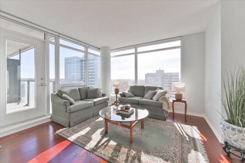 Ph306-18 Valley Woods Road, Toronto, ON - Indoor Photo Showing Living Room