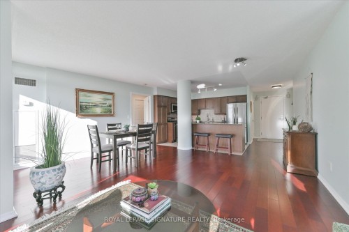 Ph306-18 Valley Woods Road, Toronto, ON - Indoor Photo Showing Living Room