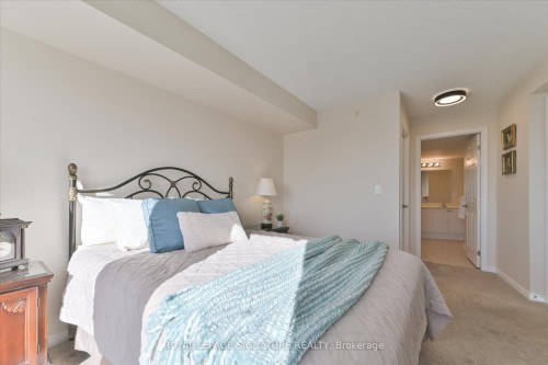 Ph306-18 Valley Woods Road, Toronto, ON - Indoor Photo Showing Bedroom