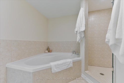 Ph306-18 Valley Woods Road, Toronto, ON - Indoor Photo Showing Bathroom