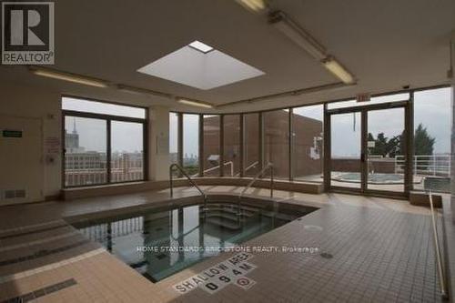 809 - 1055 Bay Street, Toronto, ON - Indoor Photo Showing Other Room