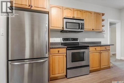 2156 Queen Street, Regina, SK - Indoor Photo Showing Kitchen