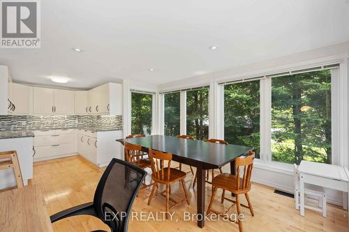 568 Mallard Circle, Selwyn, ON - Indoor Photo Showing Dining Room