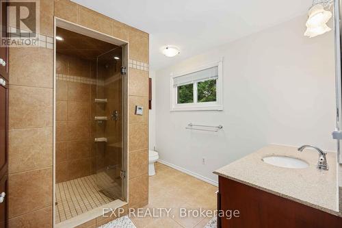 568 Mallard Circle, Selwyn, ON - Indoor Photo Showing Bathroom