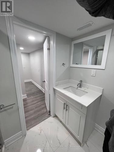 40 Cotswold Court, Halton Hills, ON - Indoor Photo Showing Bathroom