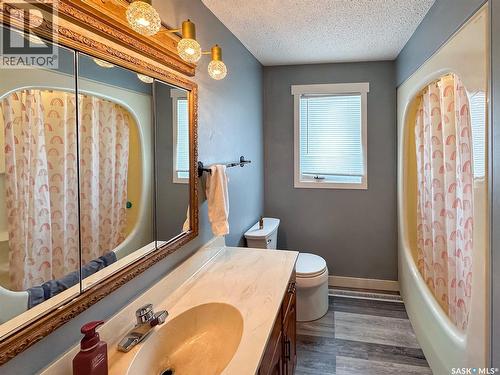 551 1St Street E, Lafleche, SK - Indoor Photo Showing Bathroom