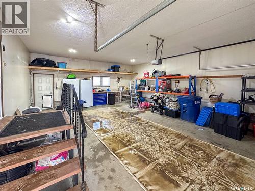 551 1St Street E, Lafleche, SK - Indoor Photo Showing Garage