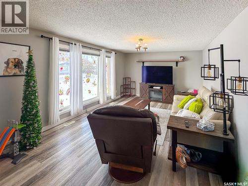551 1St Street E, Lafleche, SK - Indoor Photo Showing Living Room