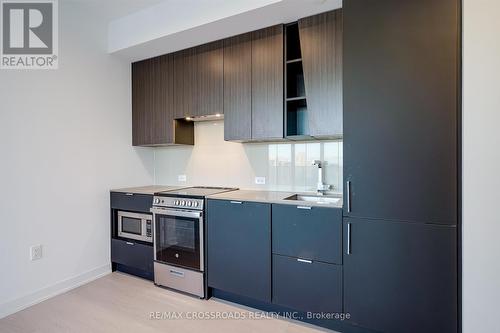 1804 - 3883 Quartz Road, Mississauga, ON - Indoor Photo Showing Kitchen