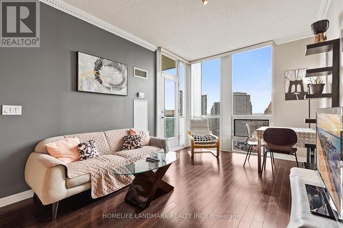 3110 - 3939 Duke Of York Boulevard, Mississauga, ON - Indoor Photo Showing Living Room