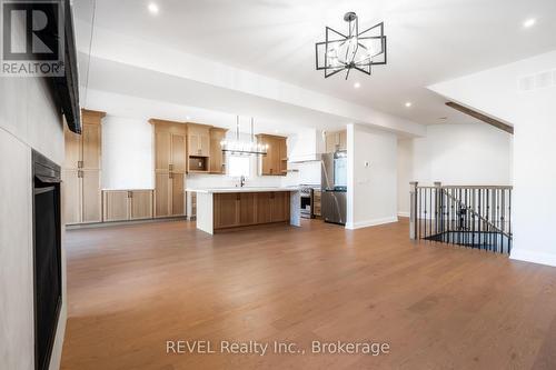 1190 Uppers Lane, Thorold (Rolling Meadows), ON - Indoor Photo Showing Kitchen