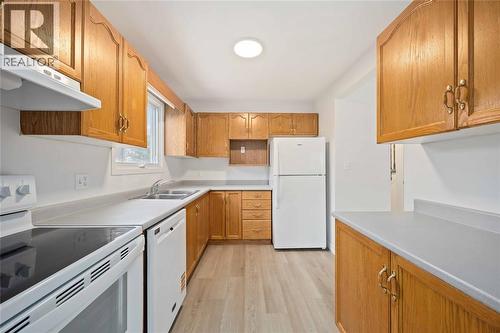 260-266 London Road, Sarnia, ON - Indoor Photo Showing Kitchen With Double Sink