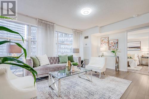 1612 - 11 St Joseph Street, Toronto, ON - Indoor Photo Showing Living Room