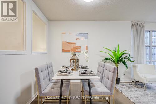 1612 - 11 St Joseph Street, Toronto, ON - Indoor Photo Showing Dining Room