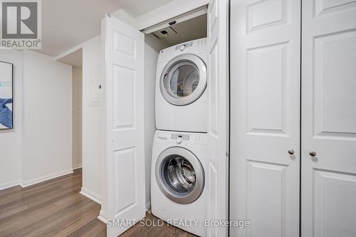 1612 - 11 St Joseph Street, Toronto, ON - Indoor Photo Showing Laundry Room